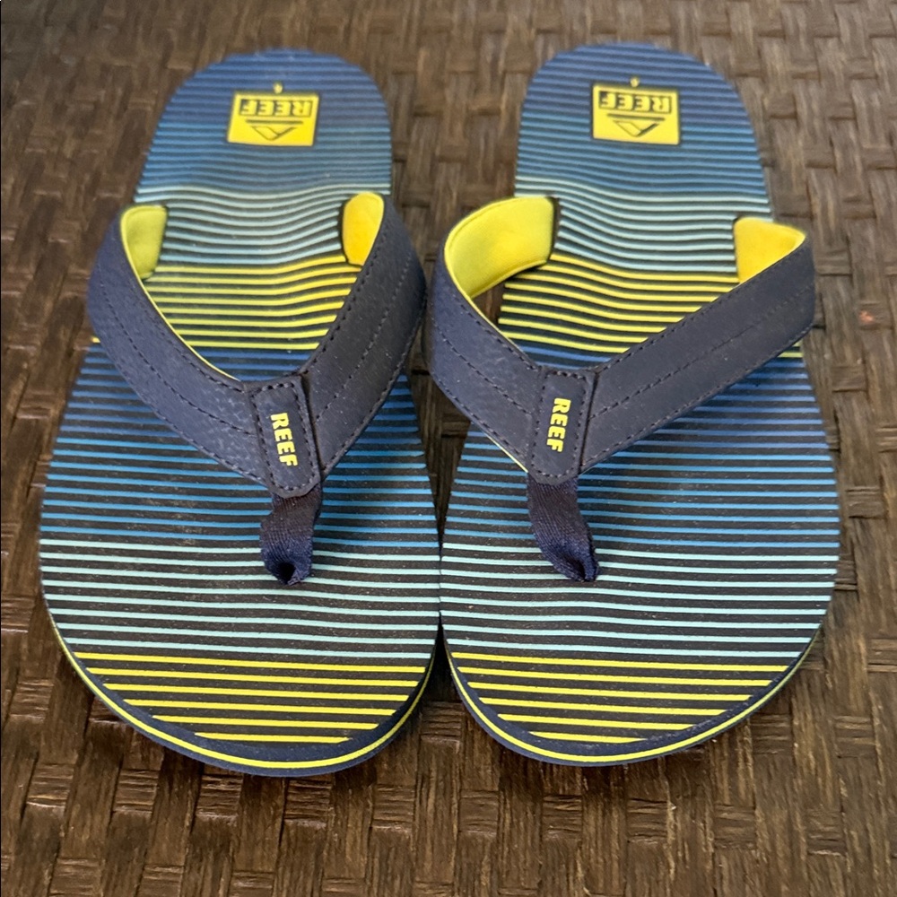 Reef kids Navy and Yellow Striped Sandals